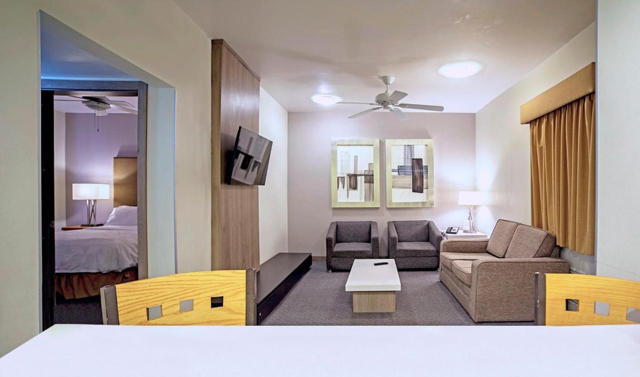 Holiday Inn Hotel & Suites Chihuahua By Ihg Екстер'єр фото