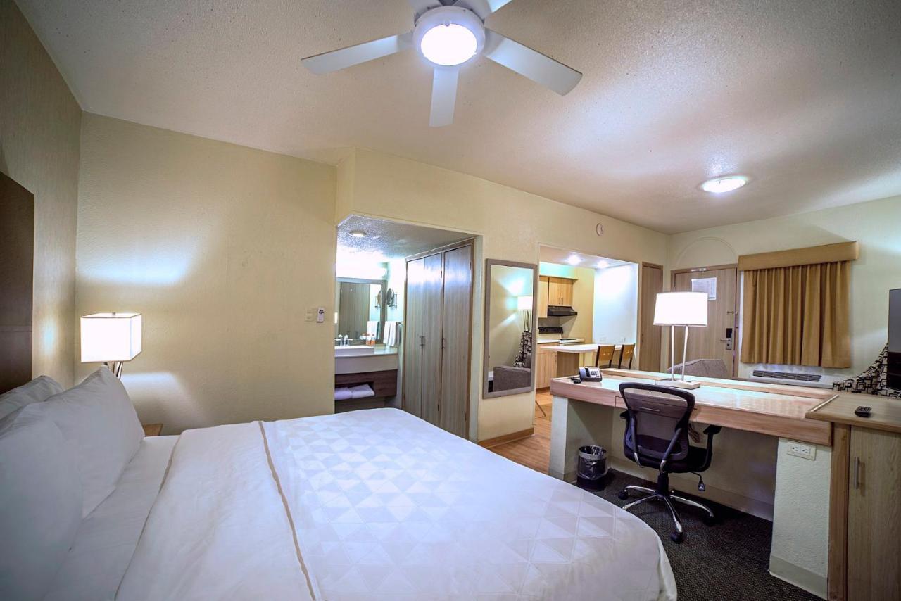 Holiday Inn Hotel & Suites Chihuahua By Ihg Екстер'єр фото
